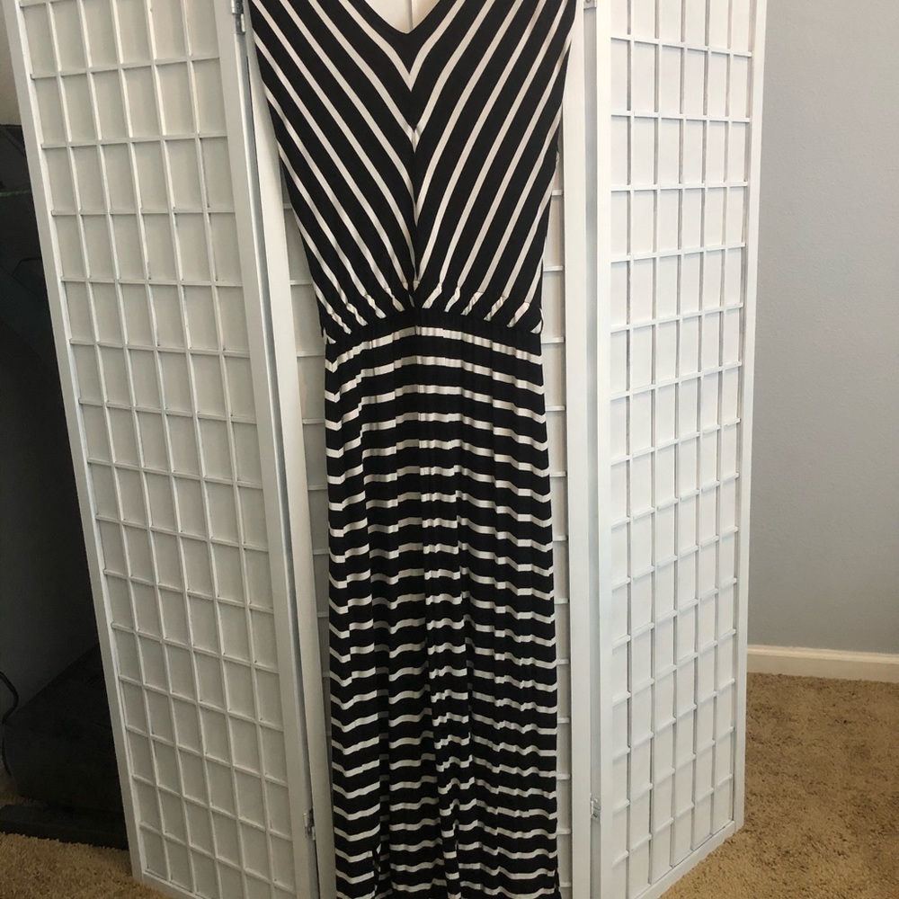 Maxi Dress - Picture 2 of 3